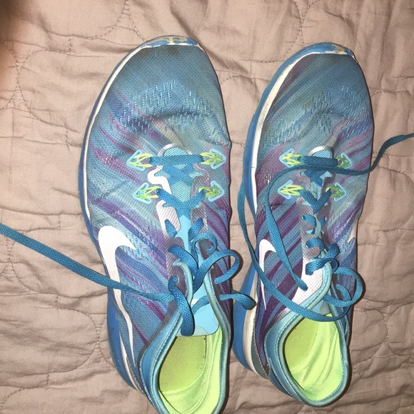 Nike free runs - Picture 3 of 4